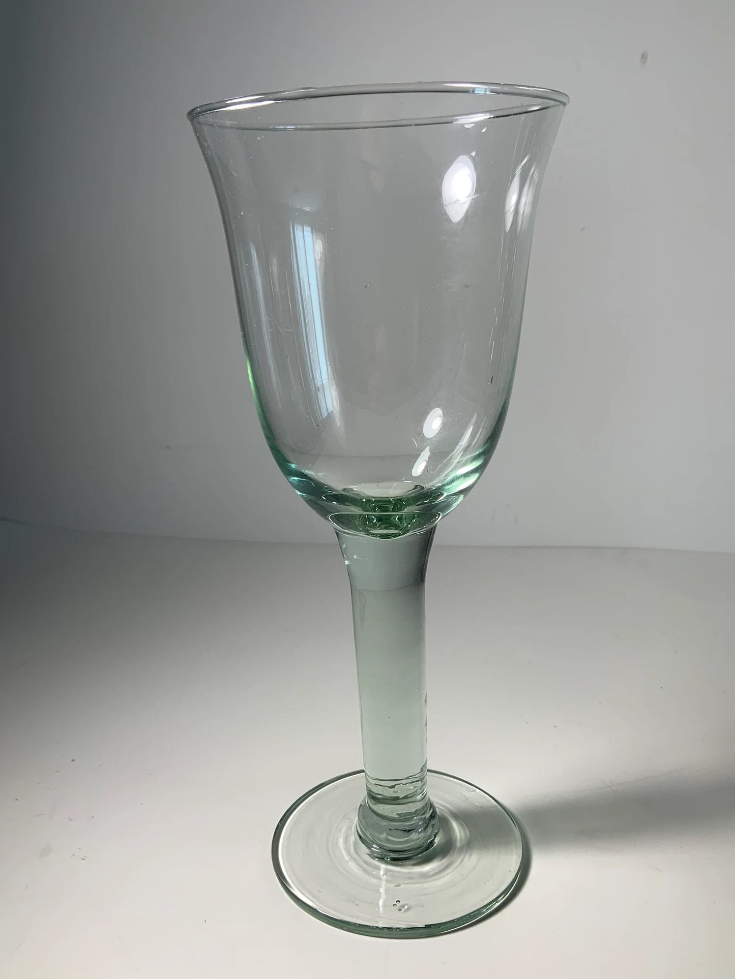 Set of 4 La Mediterranea verde green glass large goblets 8.5 inches tall by 3.5 inches wide