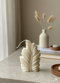 Minimalist Feather Candle — Handcrafted Soy Wax Elegance-1