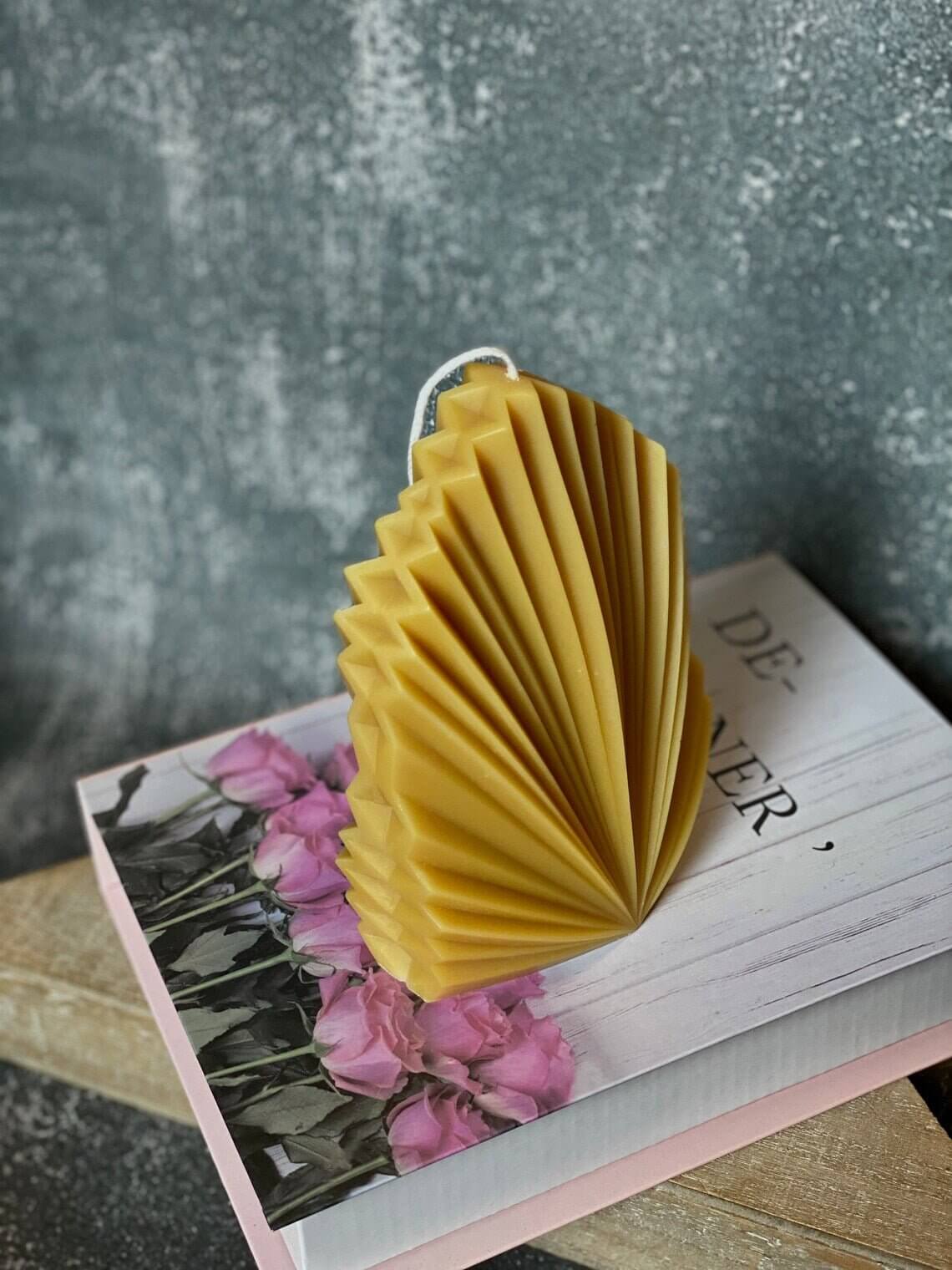 Minimalist Palm Leaf Candle-2